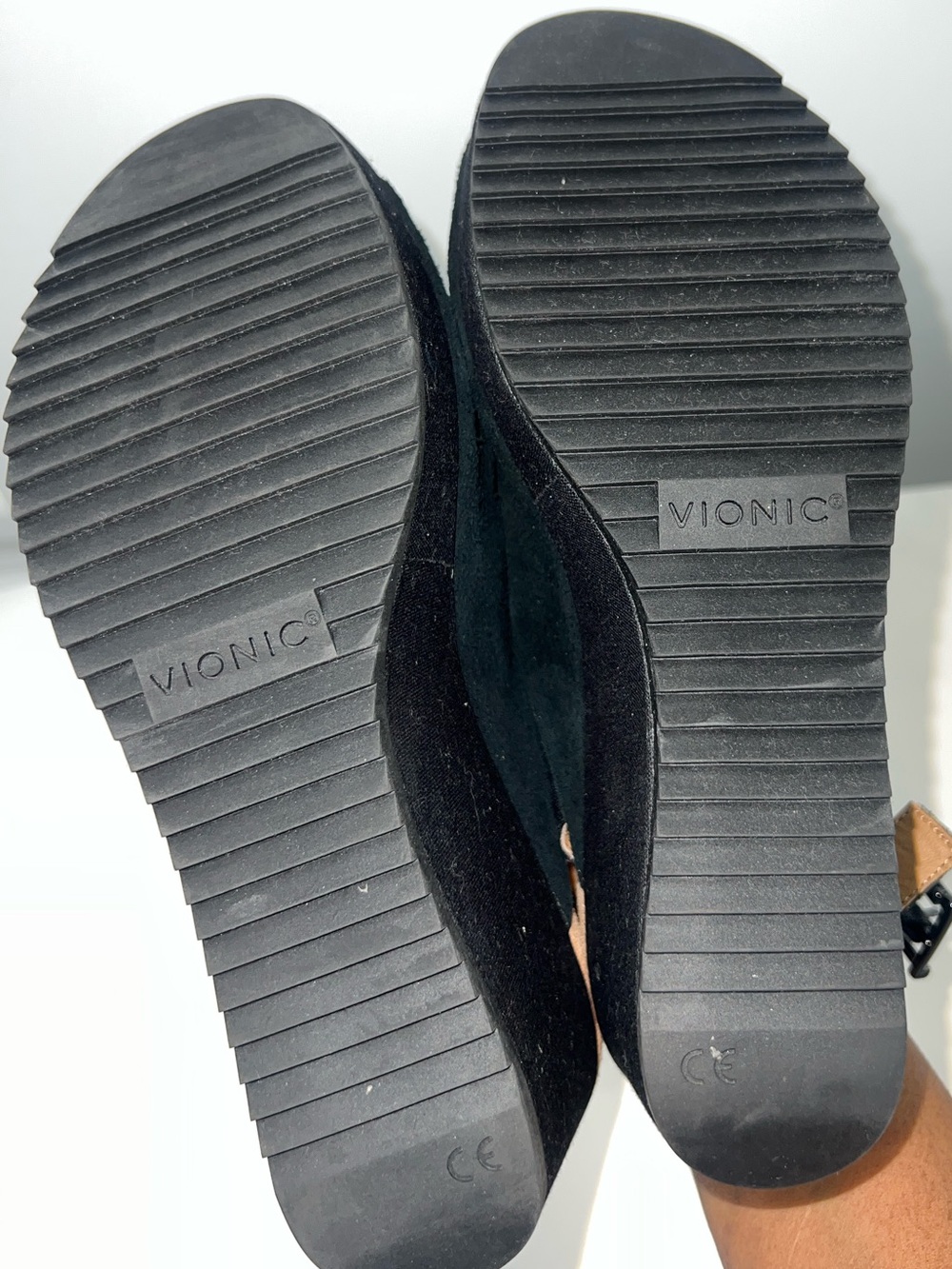 ✨ SALE Vionic Trixie suede wedge platform sandal - Picture 7 of 7